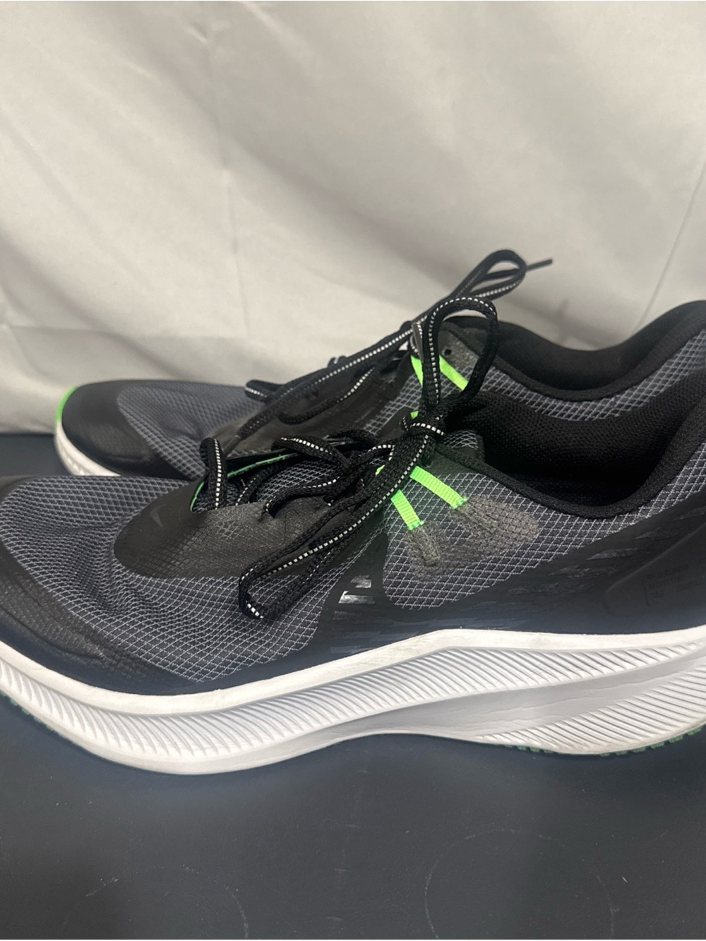 Nike Men's 10.5 Quest 3 Shield Running Shoes Waterproof, Black, White Green